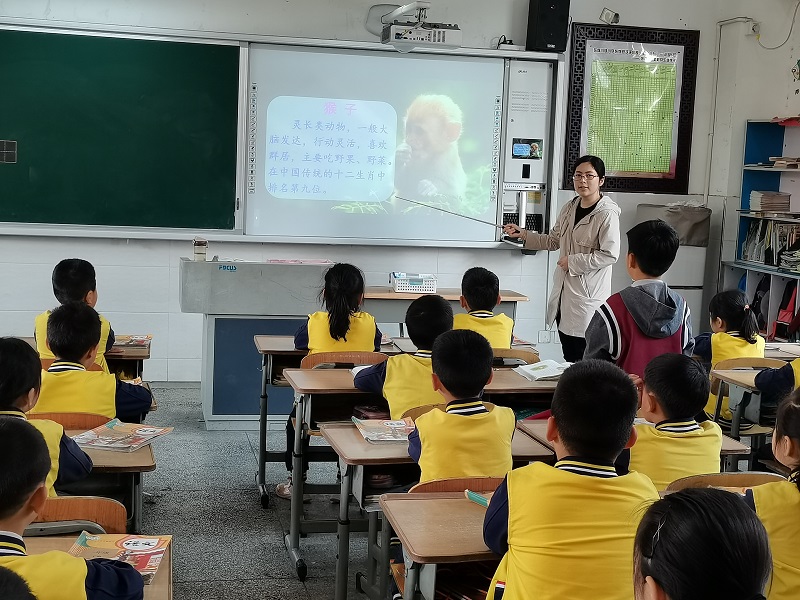 C:\Users\pc\Desktop\2021.5.17二幼参观校园\蒋梦淑2021.5.18二幼参观（马星星提供）\2.jpg