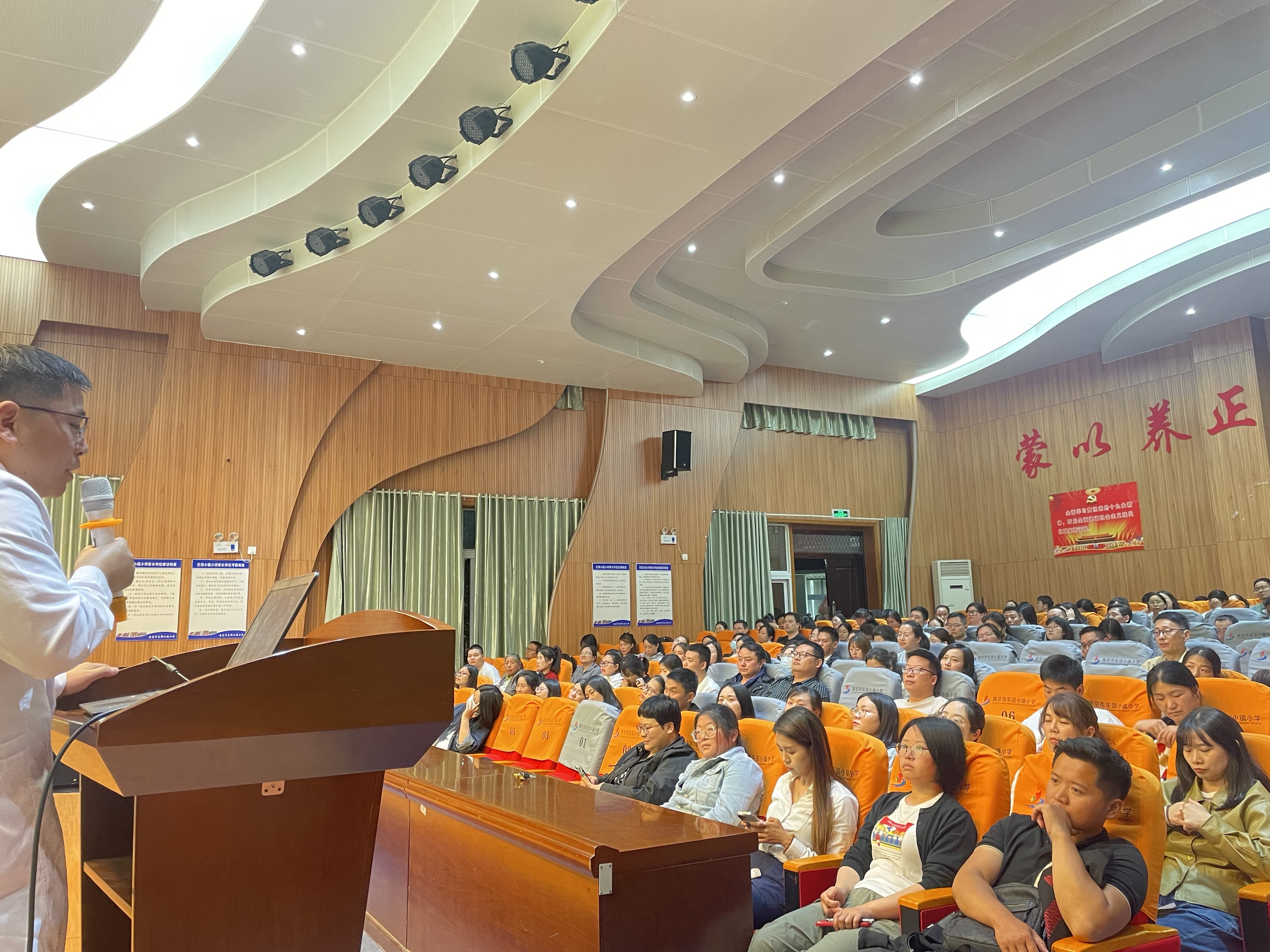 4ad5937d-a0e1-4518-9ef4-9ada353935eb.jpg